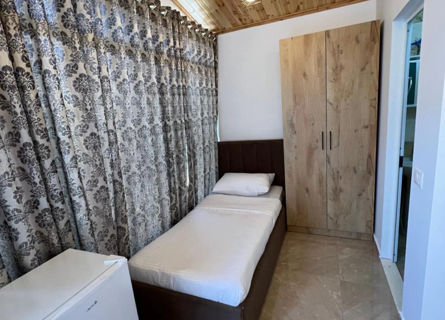 Guest house Lake Bliss Cabins Shkoder Albania