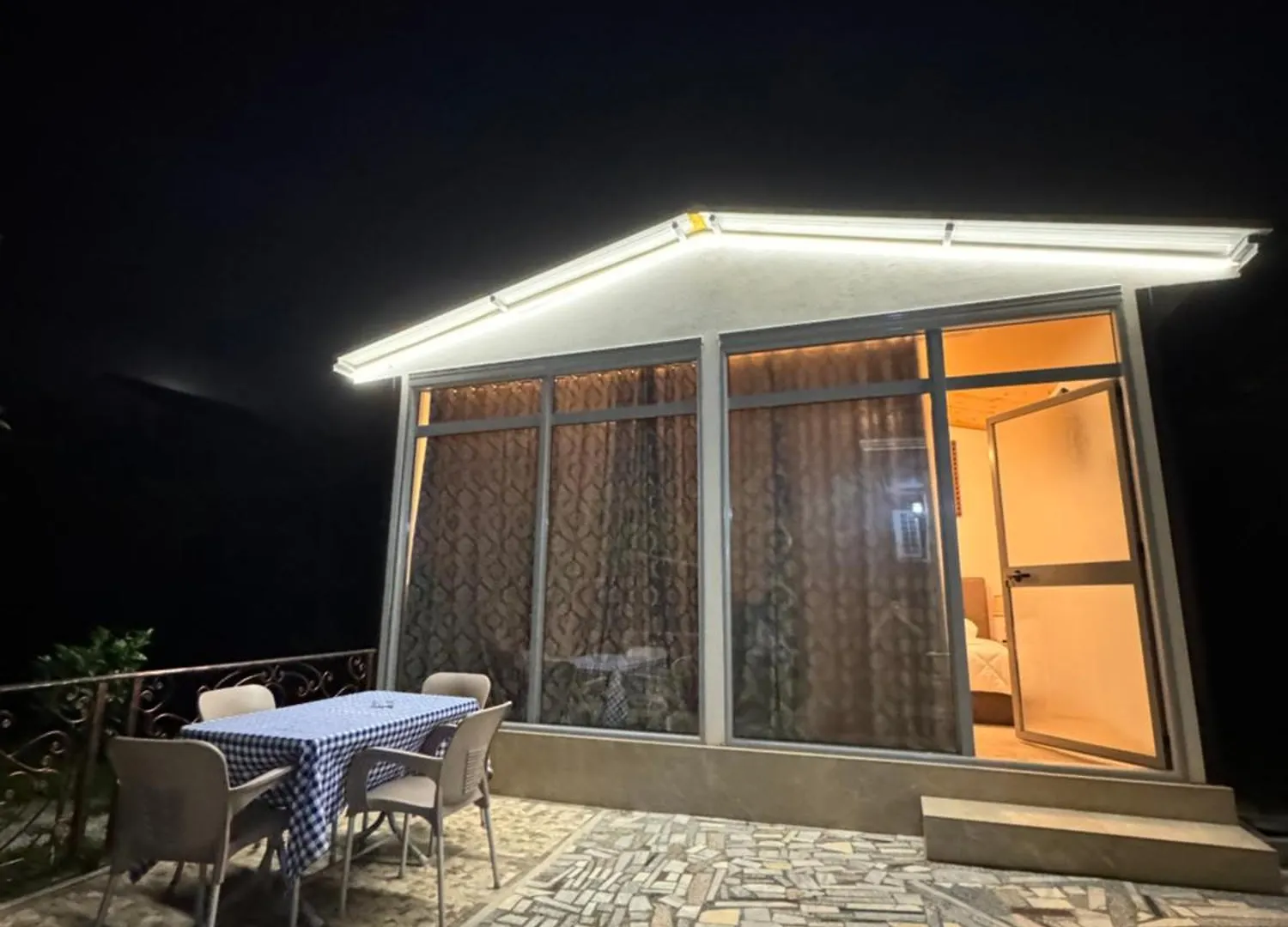 Lake Bliss Cabins Shkoder Albania