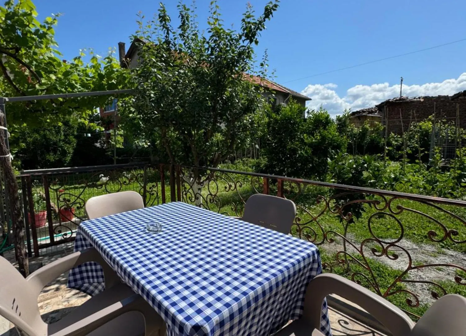 Lake Bliss Cabins Shkoder Guest house