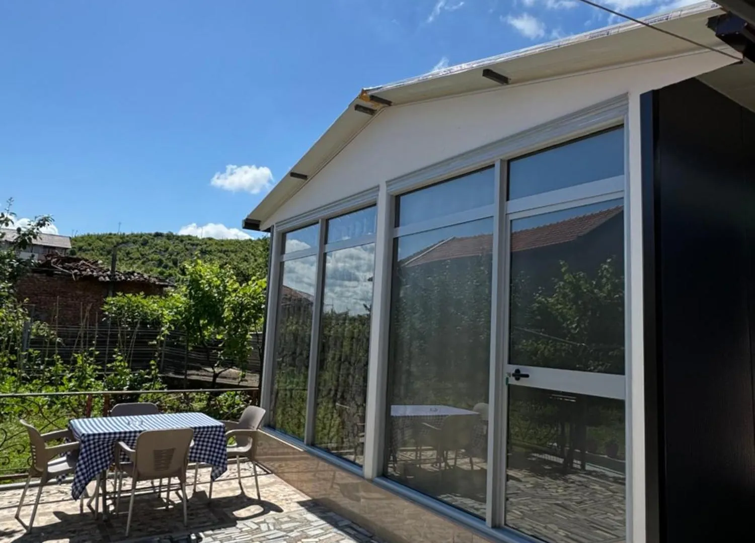 Guest house Lake Bliss Cabins Shkoder
